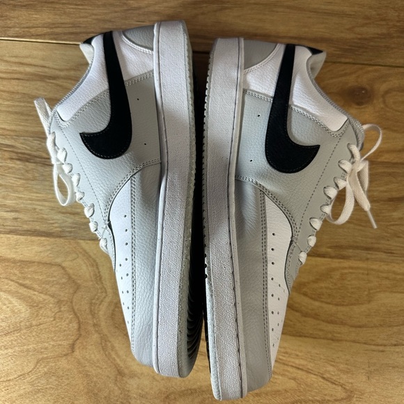 Nike Light Gray Athletic Shoes - Picture 7 of 11